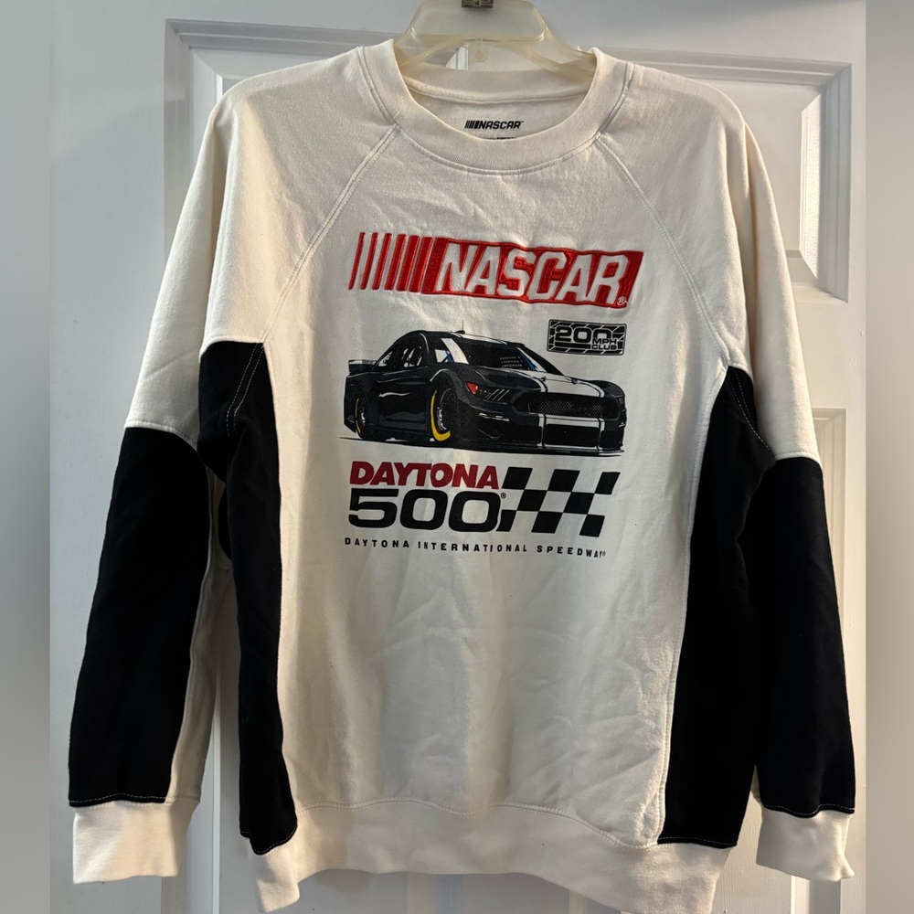 Freeze NASCAR‎ Cream and Black Crewneck Sweater
